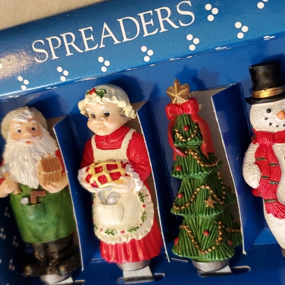 VTG NEW 4 Christmas Spreaders Set Stainless Steel Blades Santa Snowman Tree - Picture 17 of 17